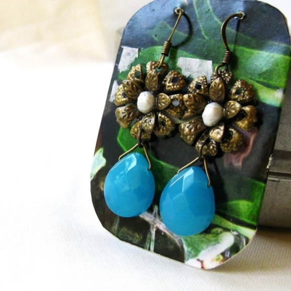 Antique Brass Flower, Seed Pearl & Aqua Blue Faceted Glass Teardrop Earrings - Picture 4 of 5